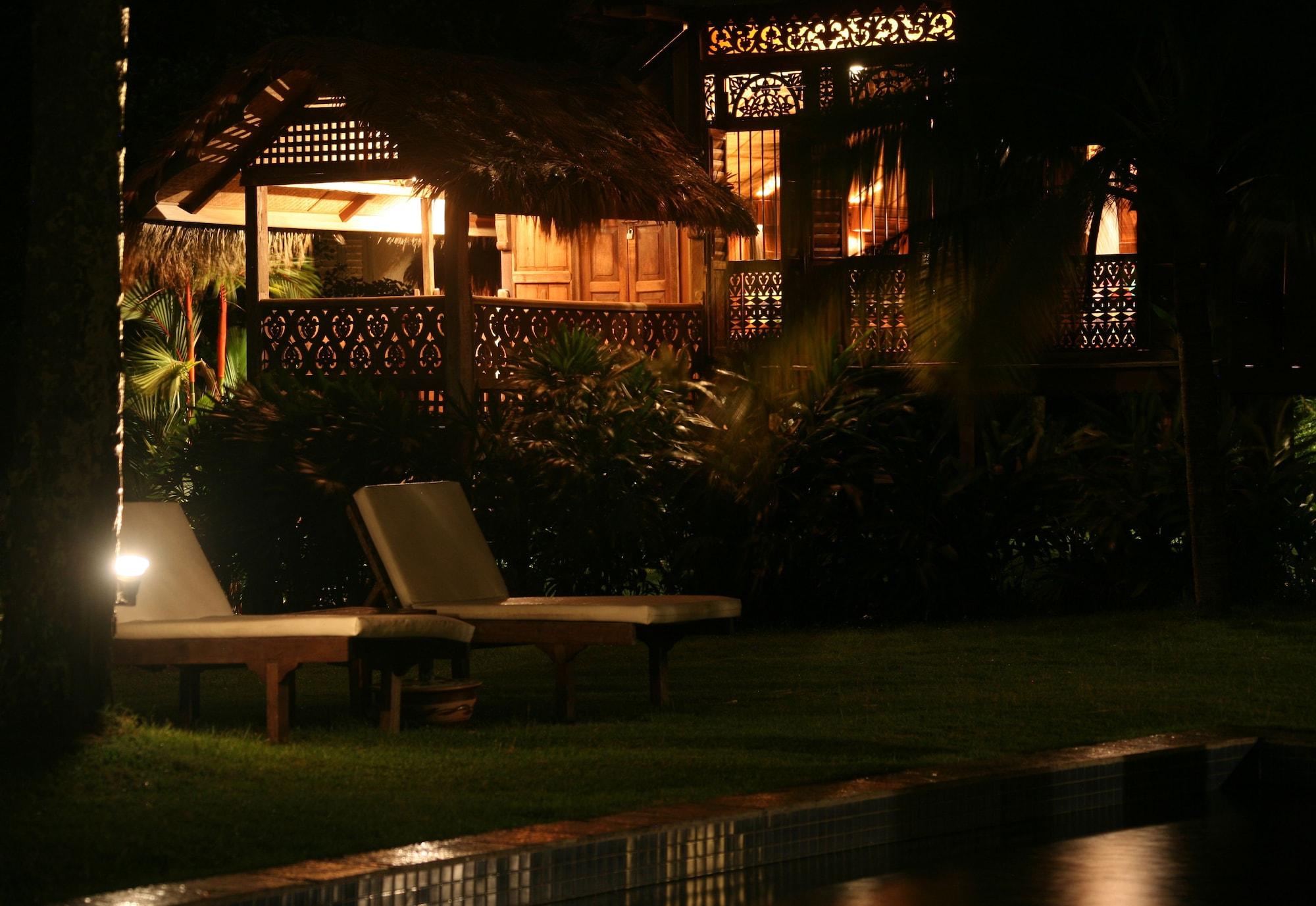 Bon Ton Antique Wooden Villas Pantai Cenang  Dış mekan fotoğraf