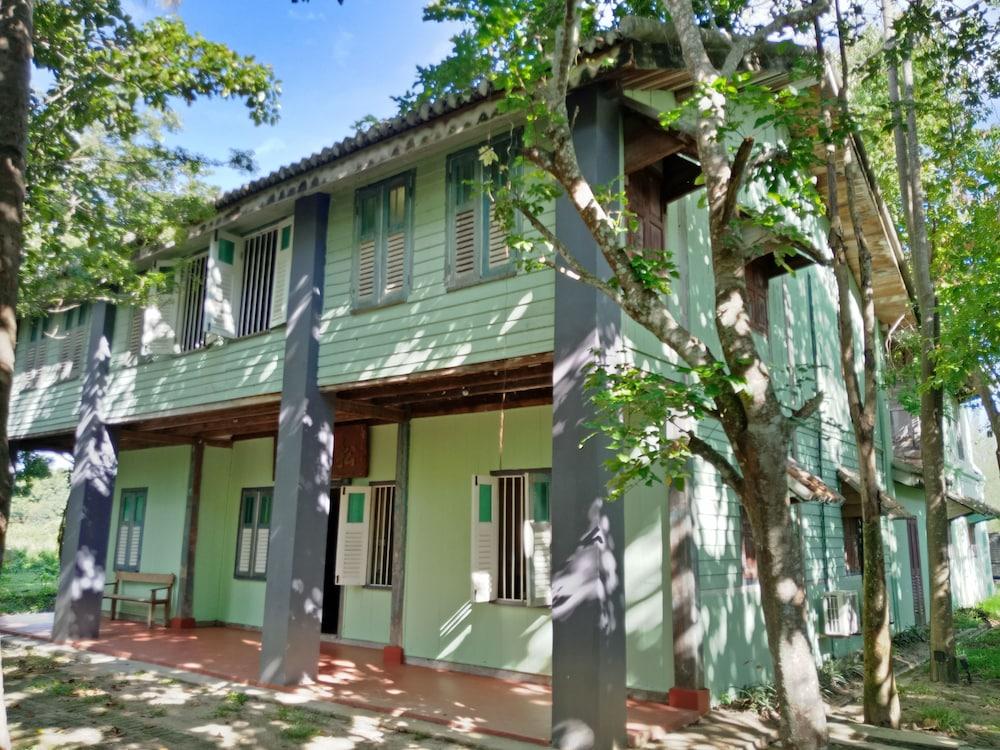 Bon Ton Antique Wooden Villas Pantai Cenang  Dış mekan fotoğraf