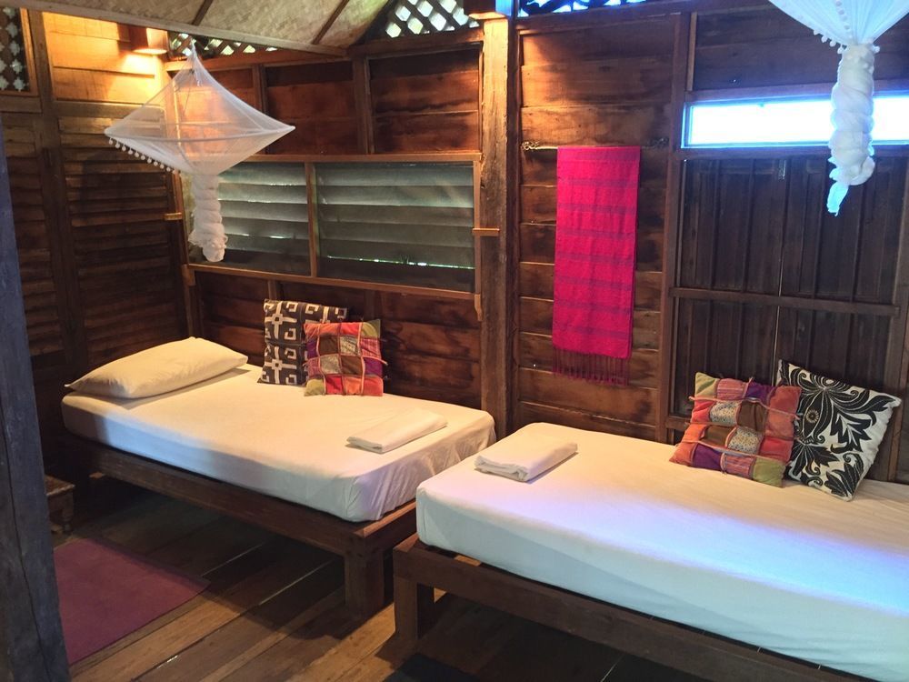 Bon Ton Antique Wooden Villas Pantai Cenang  Dış mekan fotoğraf