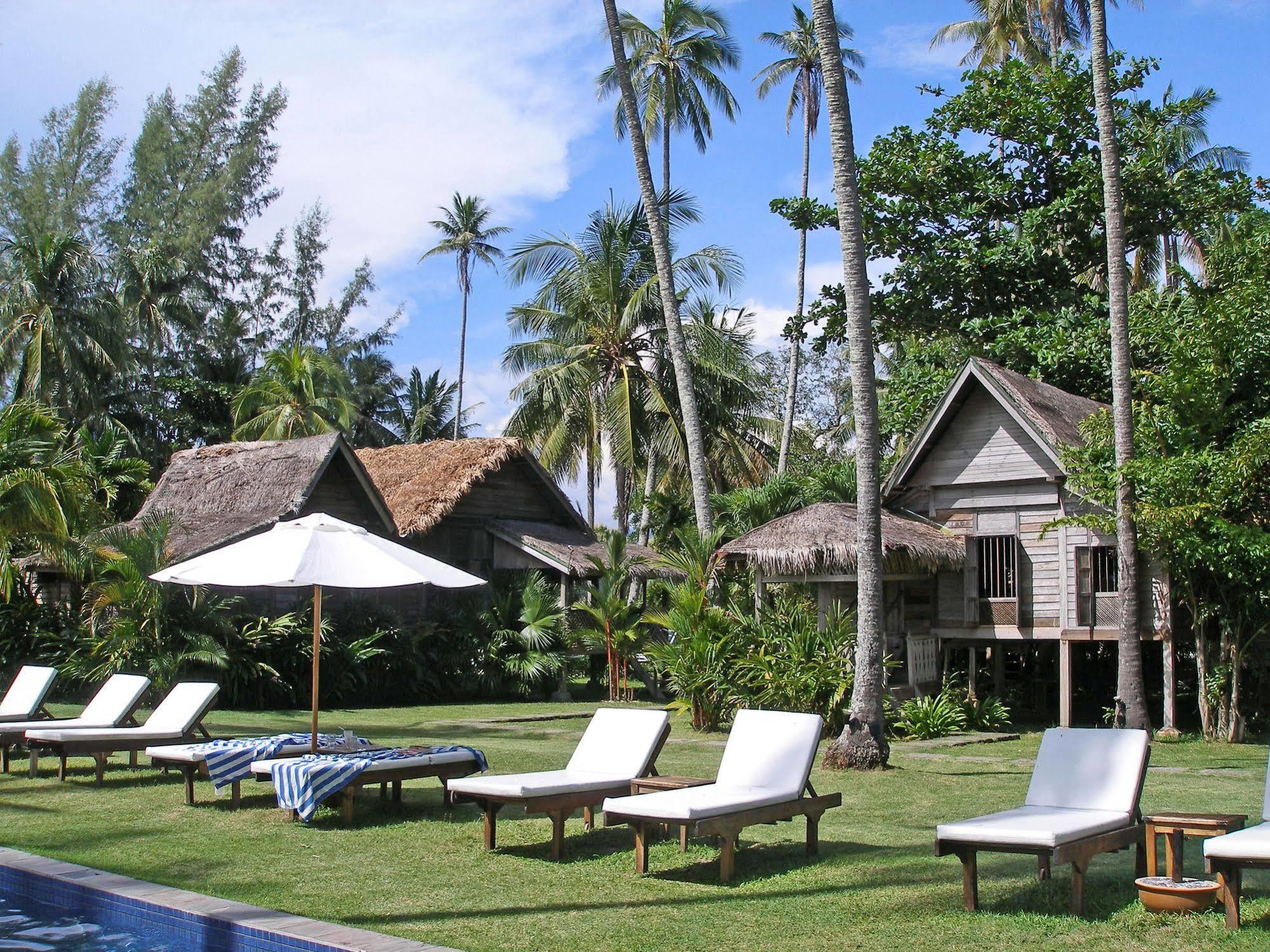 Bon Ton Antique Wooden Villas Pantai Cenang  Dış mekan fotoğraf
