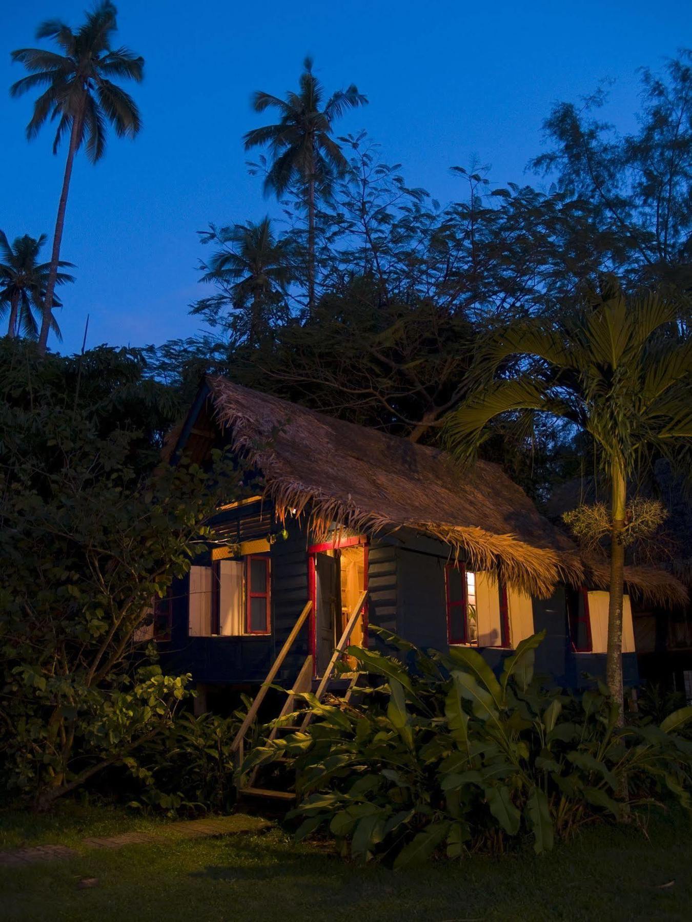 Bon Ton Antique Wooden Villas Pantai Cenang  Dış mekan fotoğraf