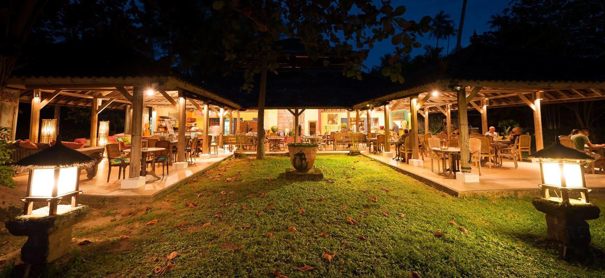 Bon Ton Antique Wooden Villas Pantai Cenang  Dış mekan fotoğraf