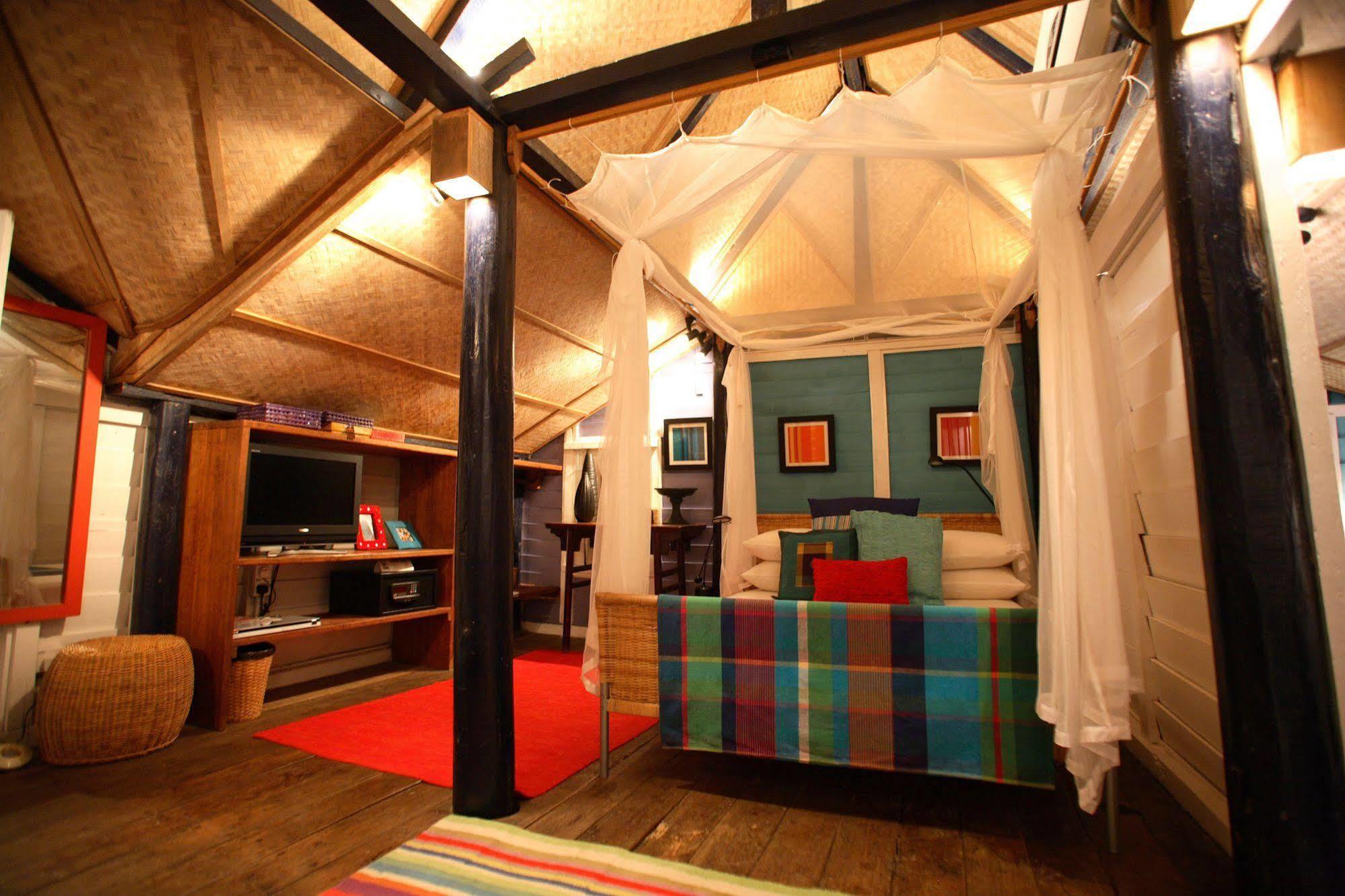Bon Ton Antique Wooden Villas Pantai Cenang  Dış mekan fotoğraf