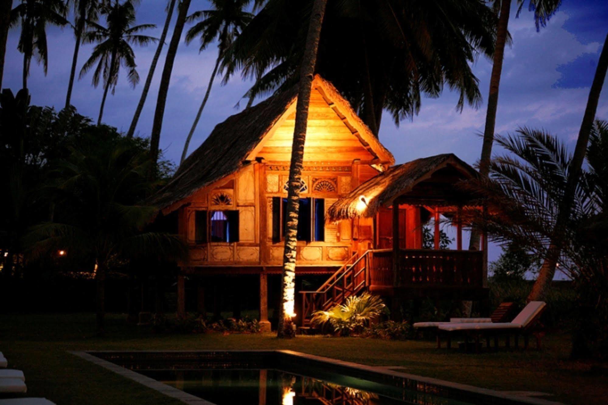 Bon Ton Antique Wooden Villas Pantai Cenang  Dış mekan fotoğraf