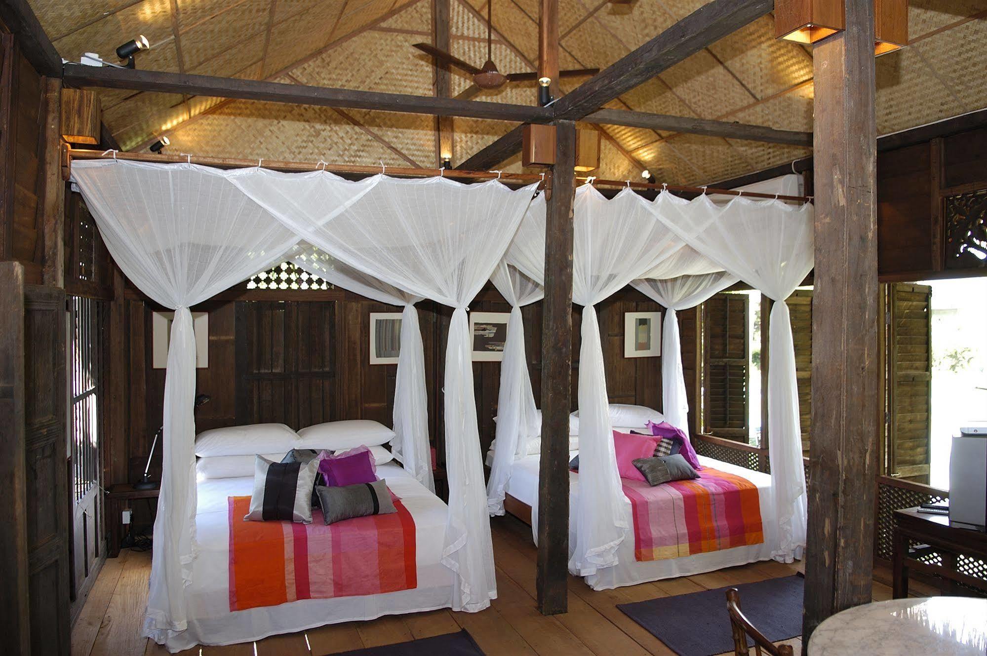 Bon Ton Antique Wooden Villas Pantai Cenang  Dış mekan fotoğraf